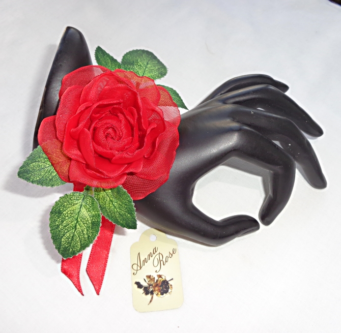 Цветочный браслет на руку ручной работы из ткани Красная чайная роза-купить-в интернет-магазине-annarose.com.ua  